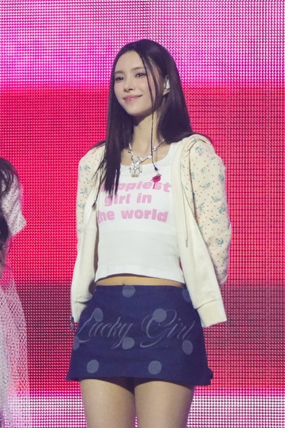 ILLIT 2025 Weverse Con Festival ステージ写真　(P)&(C) BELIFT LAB Inc.