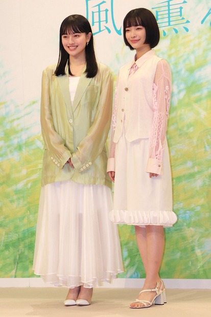 上坂樹里と三上愛【撮影：浜瀬将樹】