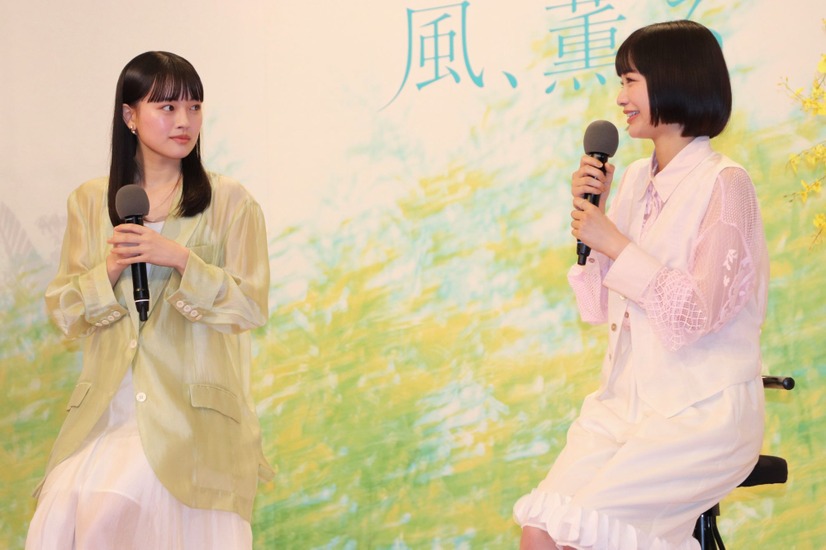 上坂樹里と三上愛【撮影：浜瀬将樹】