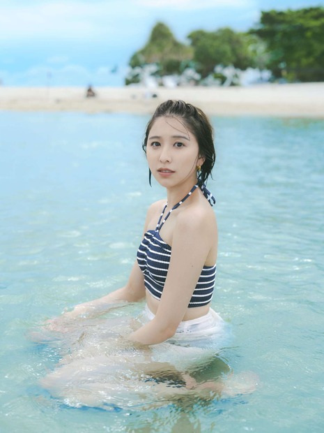玉井詩織の写真集『たまゆら』収録イメージカット　撮影：遠藤優貴　（C）SDP