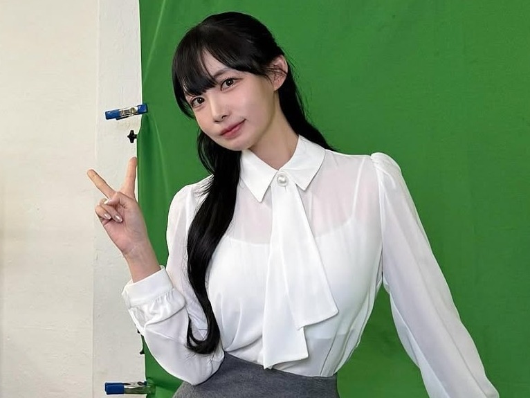 サッカー選手の彼氏に“求婚パフォ”された韓国女子アナ、“ド迫力”の美貌際立つプライベート写真に騒然【PHOTO】