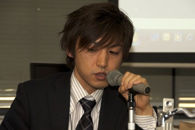 小井戸氏