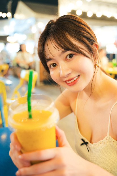 江籠裕奈の3rd写真集先行カット　撮影／カノウリョウマ　（C）光文社