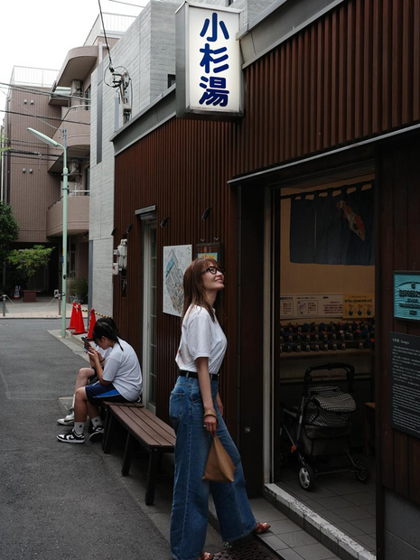 「小杉湯」に訪れた新山千春（写真は新山千春の公式ブログから）