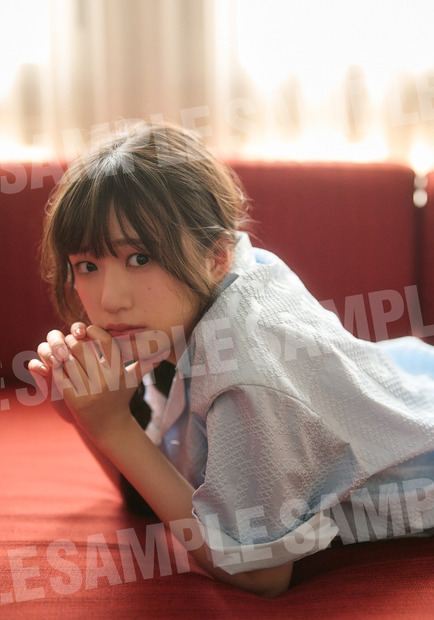 小久保柚乃の2nd写真集『こくぼづかん2』特典生写真画像　撮影：中村和孝　（C）中村和孝／小学館