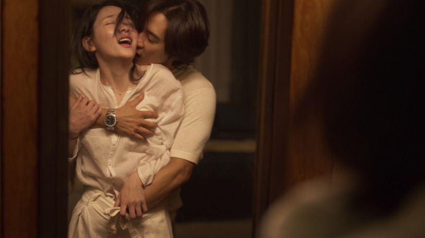 韓国映画『秘顔-ひがん-』　（C） 2024 [STUDIO&NEW, SOLAIRE PARTNERS LLC]. All Rights Reserved.