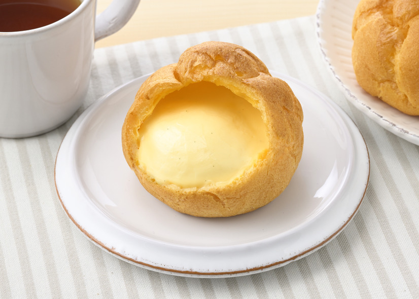 ジャンボシュークリーム　カルピス（税込216円）