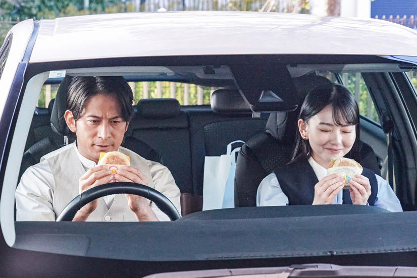 岡田准一と山田杏奈が共演する「朝マック」の新TVCMシリーズ