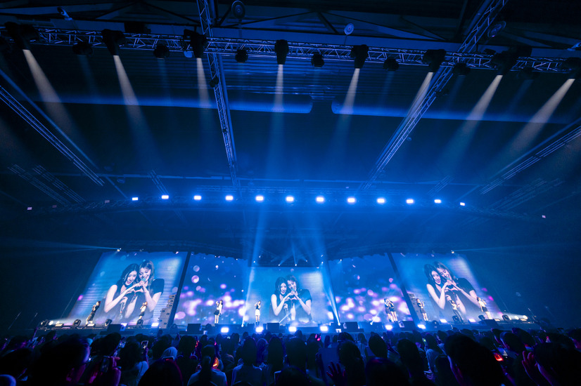 香港単独公演『2025 NiziU FAN-CON ｰNiziUniverseｰ in Hong Kong』コンサート写真　撮影：河村美貴（田中聖太郎写真事務所）