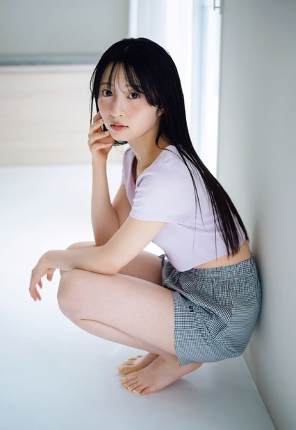 「B.L.T.2025年8月号」セブンネットショッピング購入特典ポストカード【秋山由奈（AKB48）】