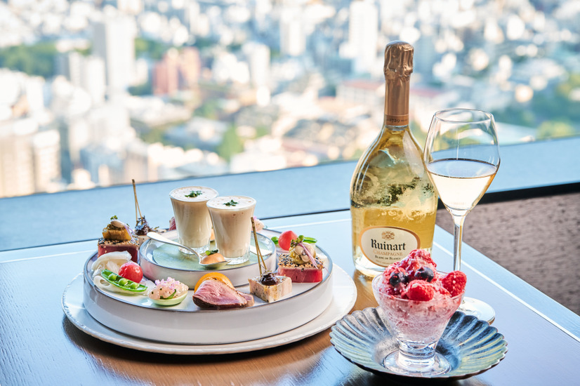 サマーブランチ　12,800円(ルイナール ブラン・ド・ブラン グラスシャンパーニュ付き、税サ込)など