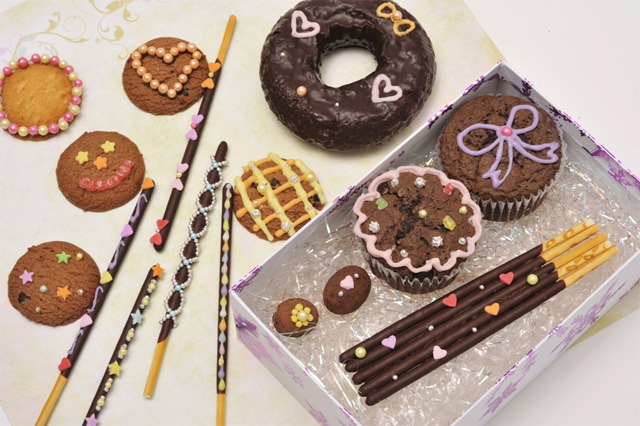友チョコ×デコリ は、ケータイ世代が生み出した新しいコミュニケーション