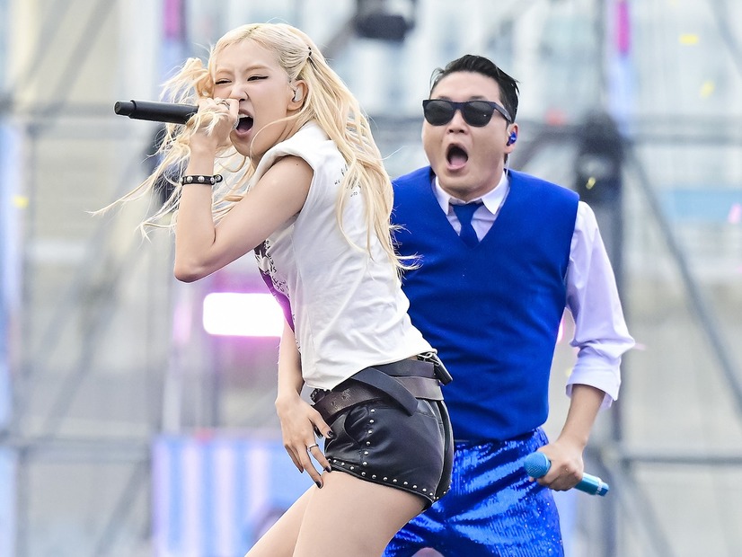 BLACKPINK・ロゼ、PSY「ずぶ触れ」ショー初体験!!