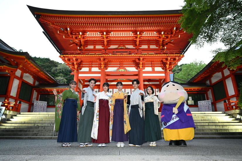 新ドラマ『ちはやふる－めぐり－』（日本テレビ）のヒット祈願　（C）日本テレビ
