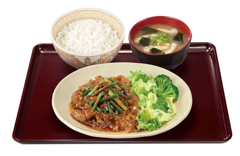 ニンニクの芽牛カルビ焼肉定食　(肉並盛・ごはん並盛) 980円