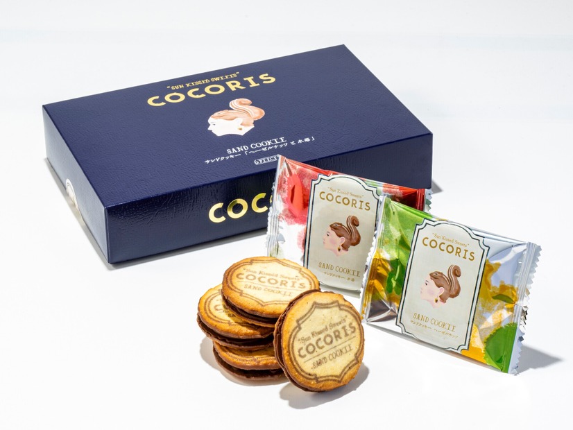 サンドクッキー ヘーゼルナッツと木苺　6個入1,560円／COCORIS