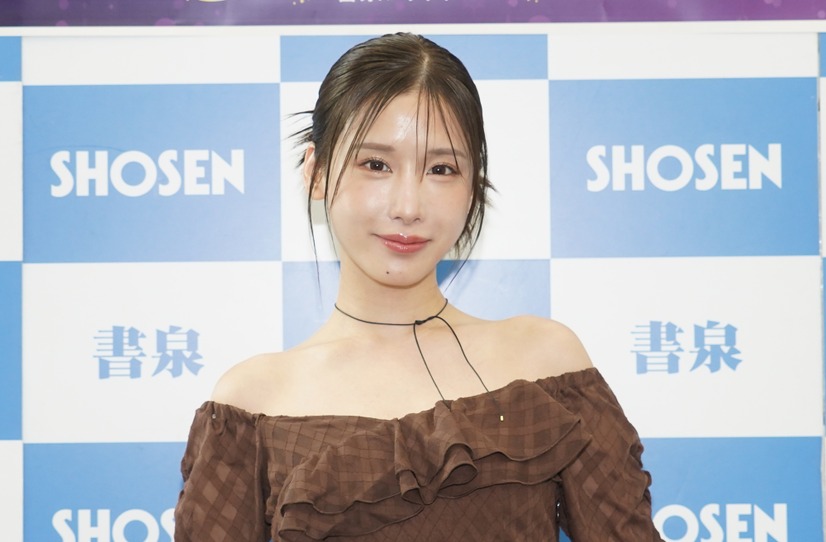 益田アンナ【写真：竹内みちまろ】