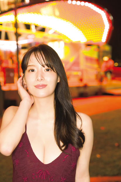 『葉月くれあ1st写真集（仮）』（C）講談社