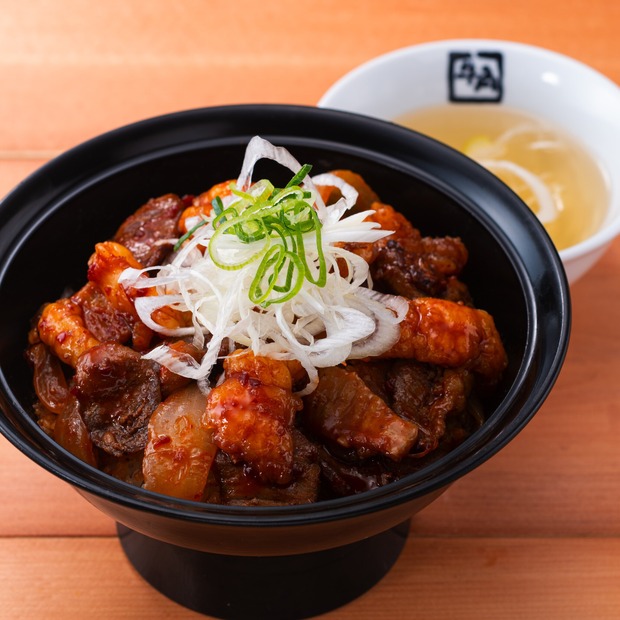 旨辛ホルモン・ハラミ丼（税込1,078円）