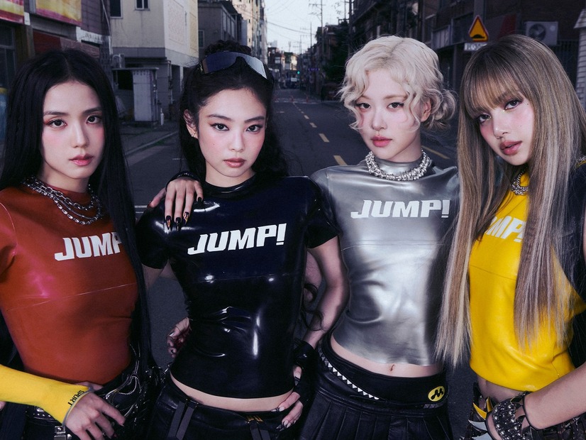 ぴったりフィットの衣装で　BLACKPINK、4人全員が揃った完全体の写真を公開…新曲リリース前日
