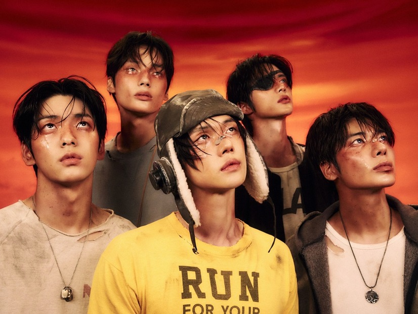 TOMORROW X TOGETHER、4thフルアルバムのコンセプトフォトを公開！第1弾は「Afterglow」Ver.