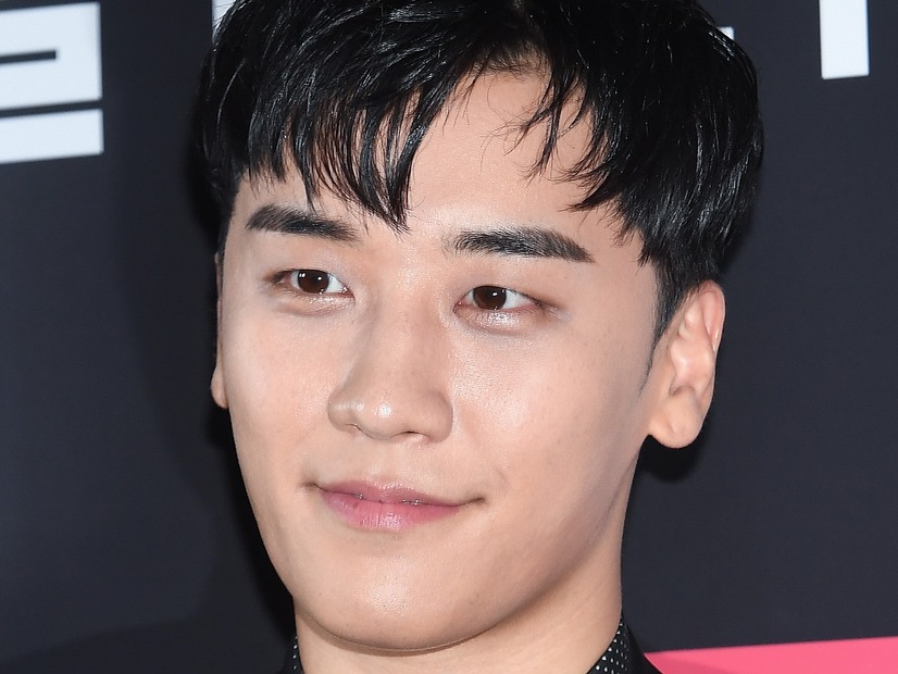 BIGBANGを脱退したV.Iの近況明らかに 女性とのツーショットがSNS上で公開、韓国ソウルに滞在か