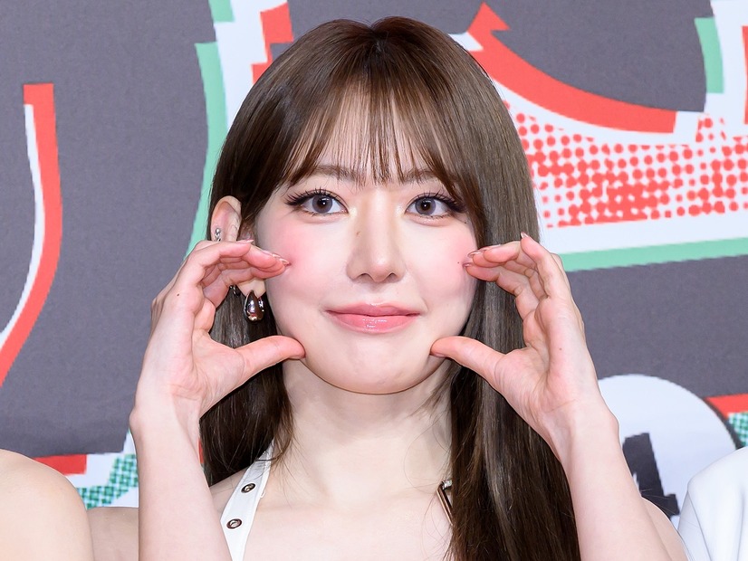 LE SSERAFIM・宮脇咲良、「サンリオ」キャラと可愛らしさを凝縮したSHOT「偉人レベル」【PHOTO】