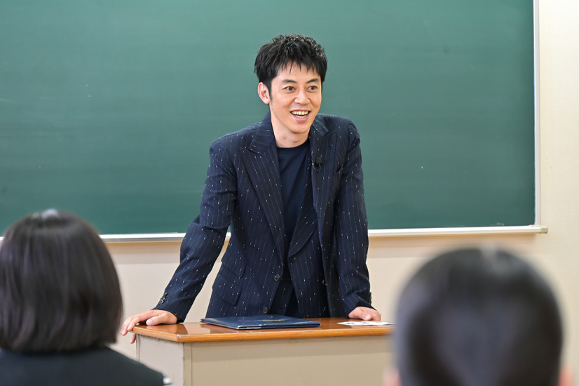 『日曜日の初耳学』　（C）MBS