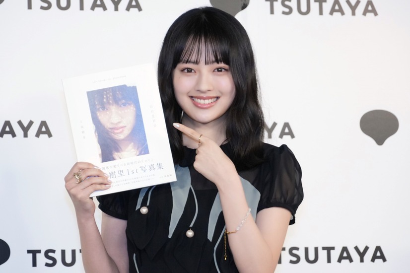 上坂樹里【撮影：小宮山あきの】