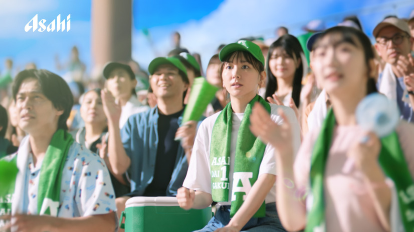 アサヒ飲料「十六茶」の新TVCM「16チャージ！野球場」編