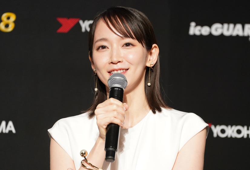 吉岡里帆【写真：竹内みちまろ】