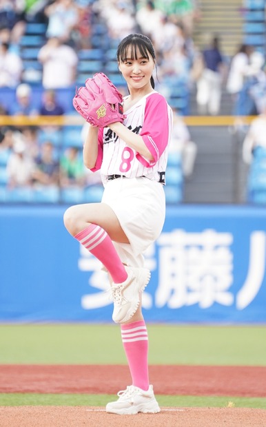 菅井友香【写真：竹内みちまろ】