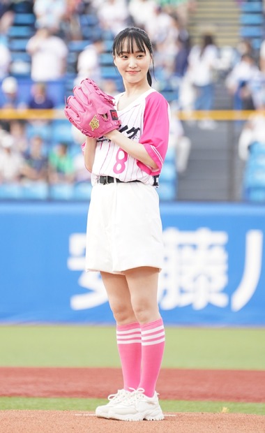 菅井友香【写真：竹内みちまろ】