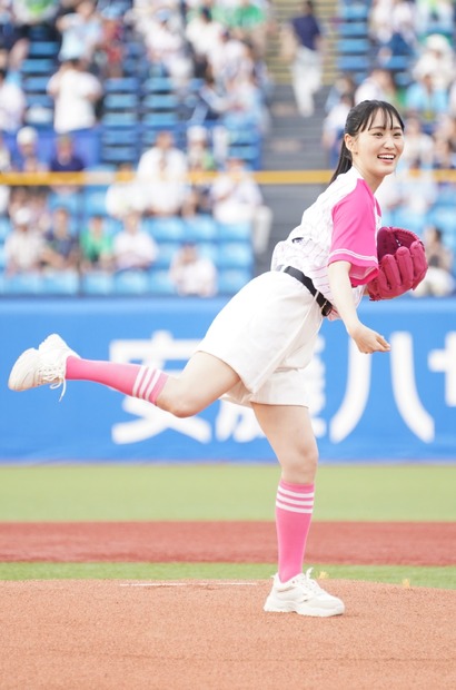 菅井友香【写真：竹内みちまろ】