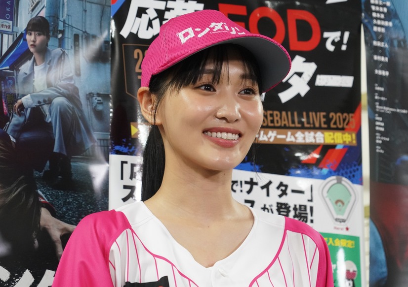 菅井友香【写真：竹内みちまろ】