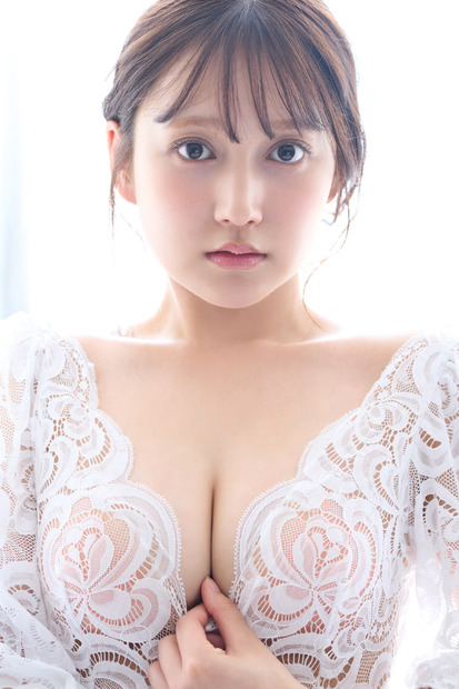 AKB48・鈴木くるみ1st写真集『夢の重さ』（C）秋田書店