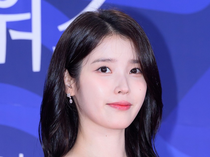 IU、Netflixドラマ『おつかれさま』で主演女優賞＆人気スター賞受賞！作品も大賞に輝く