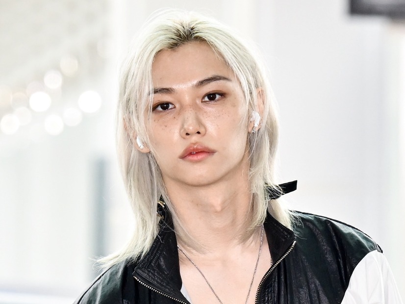 「息ができない…」Stray Kids・フィリックス、“爆イケビジュ”で別人級のカリスマ発揮！【PHOTO】