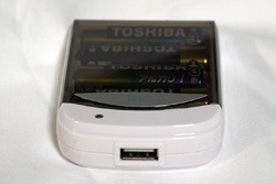 ニッケル水素充電池も使用可能