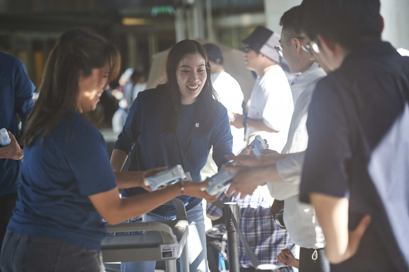 Apple 梅田オープン時の様子