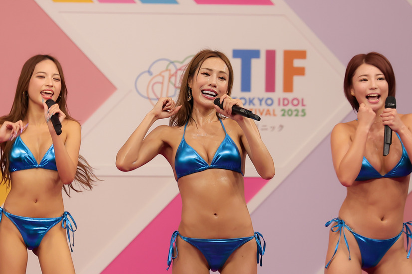 CYBERJAPAN DANCERS