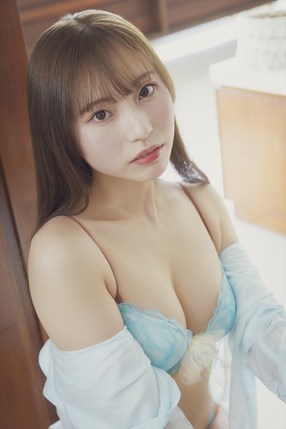 川越紗彩1st 写真集『なんとかなるなる』（C）KADOKAWA　PHOTO／田中智久