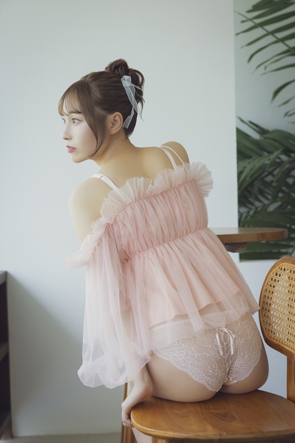 川越紗彩1st 写真集『なんとかなるなる』（C）KADOKAWA　PHOTO／田中智久