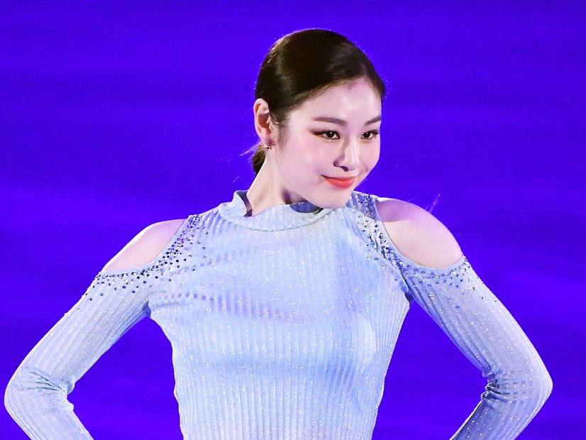 キム・ヨナ、リベンジポルノ犠牲タレントと2ショット。大学つながりか
