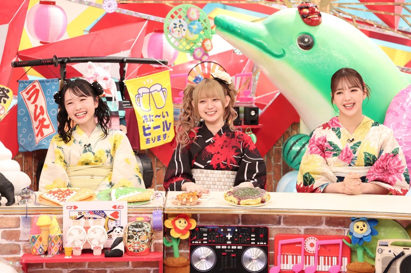 左から）ひまひま、まいきち、藤田ニコル(C)フジテレビ