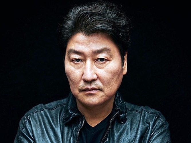 “国宝俳優”ソン・ガンホ、G-DRAGONと同僚に　ギャラクシーコーポレーション初の俳優