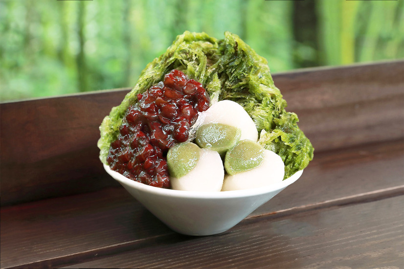 「石餅かき氷」イートイン 801円(1杯)(抹茶/みぞれ)