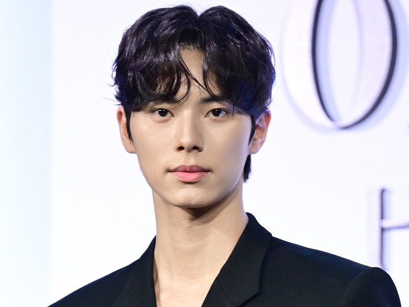 同い年女優との公開恋愛も話題に…俳優イ・チェミン、ビョン・ウソクら所属のVAROエンタと専属契約