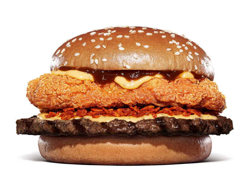 チキン＆ビーフ ビッグマウスインフェルノバーガー　単品1,290円、セット1,590円