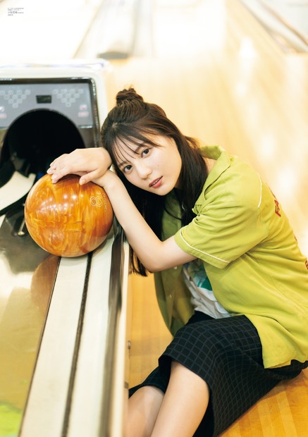 『B.L.T.2025年10月号』別冊付録：小坂菜緒（日向坂46）　両面超ビッグポスター